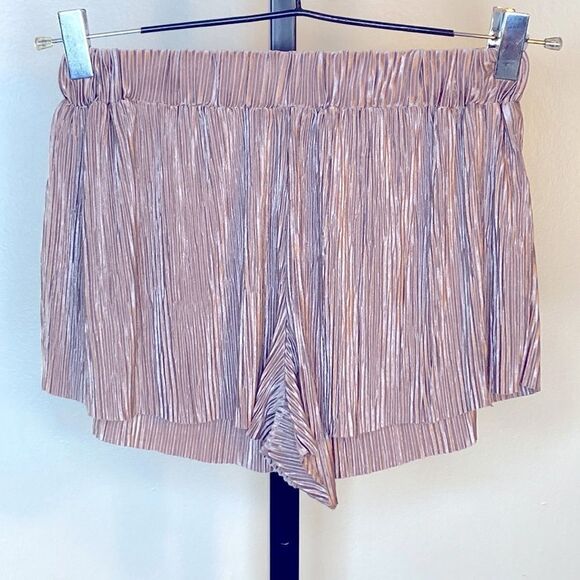 NEW…Cocoa faux silk pleated shorts size XS (extra small) from Forever21 - Picture 1 of 3
